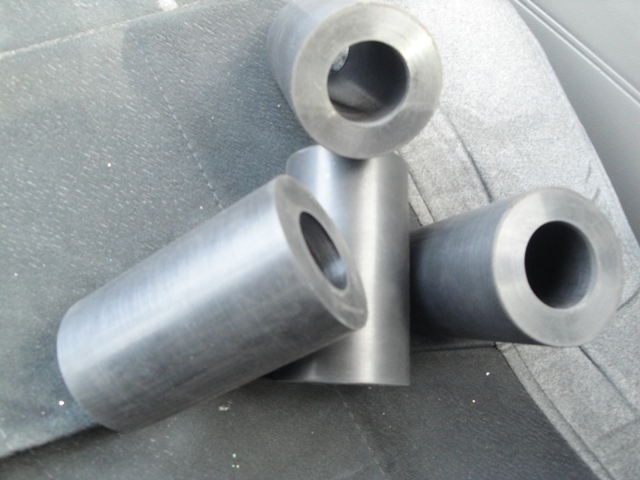 <p>ساخت بوش لاستیکی جهت شرکت گروه ملی فولاد ایران در سال 90</p>