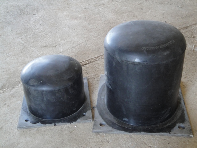 <p>ساخت ضربه گیر در دو اندازه متفاوت جهت شرکت پتروشیمی رازی در سال 89</p>